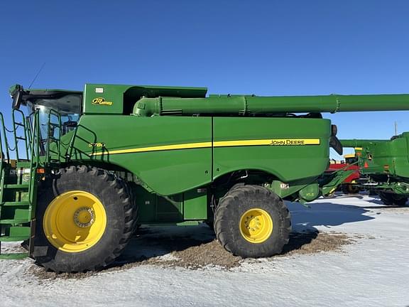 Image of John Deere S780 equipment image 3