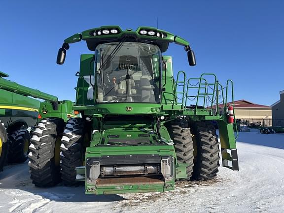 Image of John Deere S780 equipment image 2