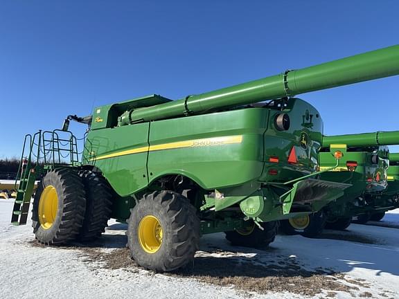 Image of John Deere S780 equipment image 4