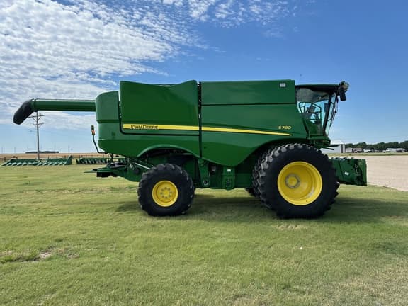 Image of John Deere S780 equipment image 1