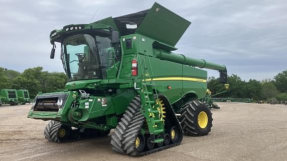 Image of John Deere S780 equipment image 1