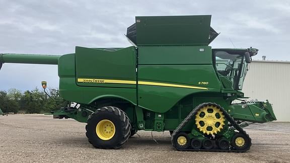 Image of John Deere S780 equipment image 4