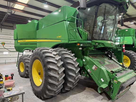 Image of John Deere S780 equipment image 1