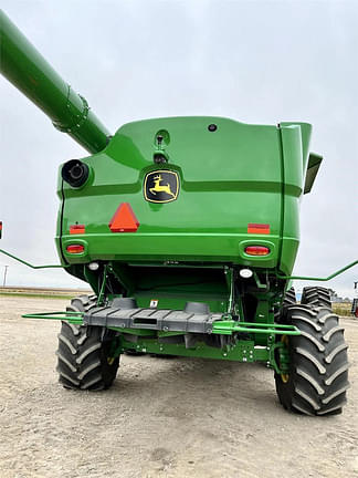 Image of John Deere S780 equipment image 4