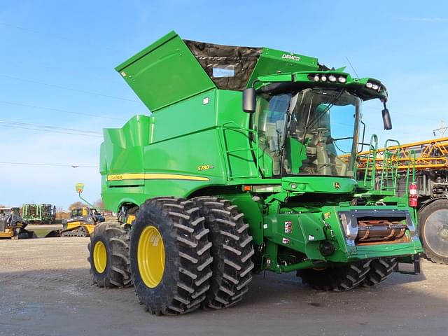 Image of John Deere S780 equipment image 4