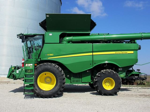 Image of John Deere S780 equipment image 2