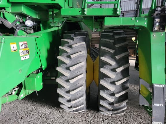 Image of John Deere S780 equipment image 1