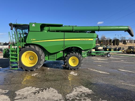 Image of John Deere S780 equipment image 1