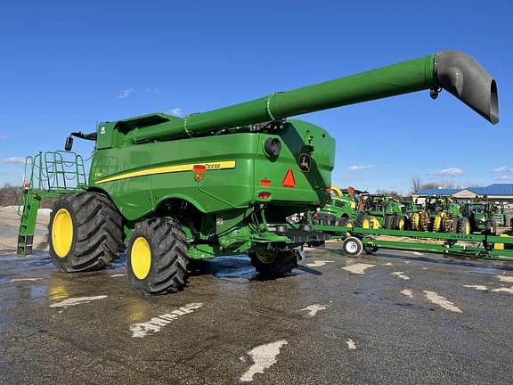 Image of John Deere S780 equipment image 2