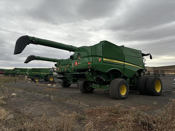 Image of John Deere S780 equipment image 1