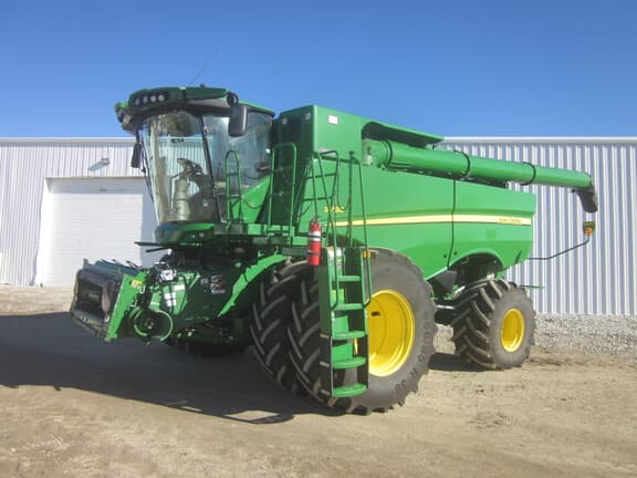 Image of John Deere S780 equipment image 1