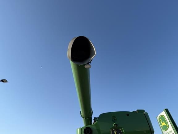 Image of John Deere S780 equipment image 4