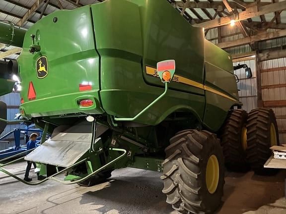 Image of John Deere S780 equipment image 2