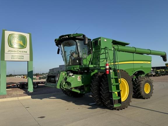 Image of John Deere S780 Primary image