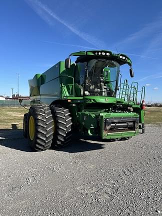 Image of John Deere S780 equipment image 1