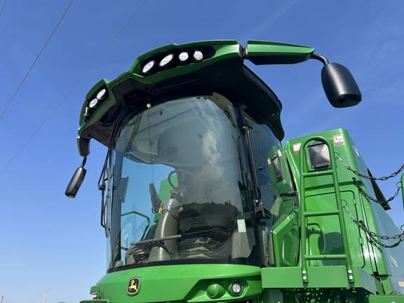 Image of John Deere S780 equipment image 4