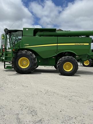 Image of John Deere S780 equipment image 2