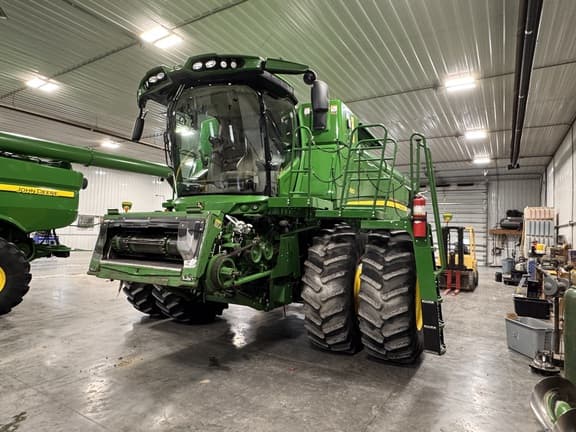 Image of John Deere S780 equipment image 1