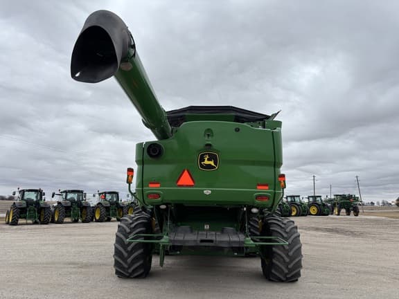Image of John Deere S780 equipment image 4