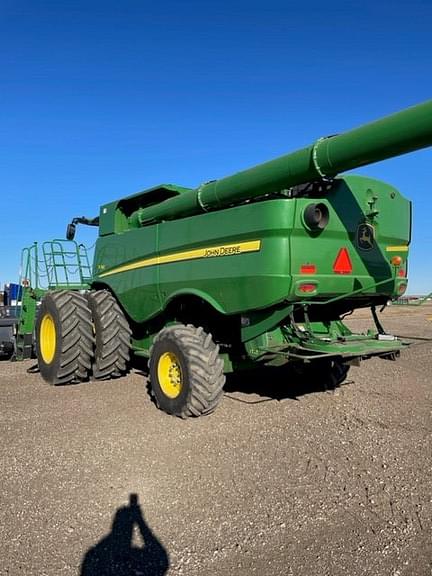Image of John Deere S780 equipment image 2