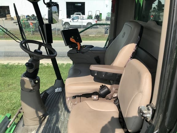 Image of John Deere S780 equipment image 2