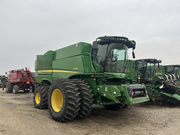 Image of John Deere S780 equipment image 1