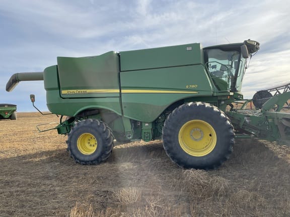 Main image John Deere S780