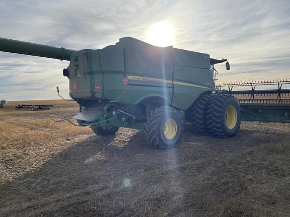 Image of John Deere S780 equipment image 1