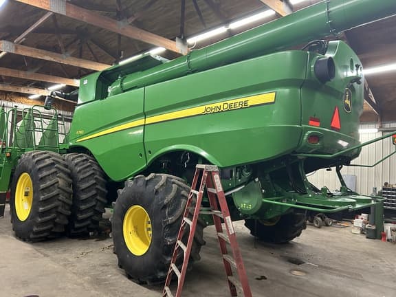 Image of John Deere S780 equipment image 2