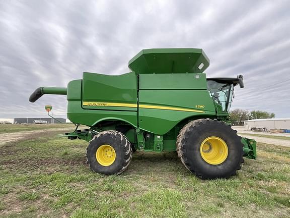 Image of John Deere S780 equipment image 2