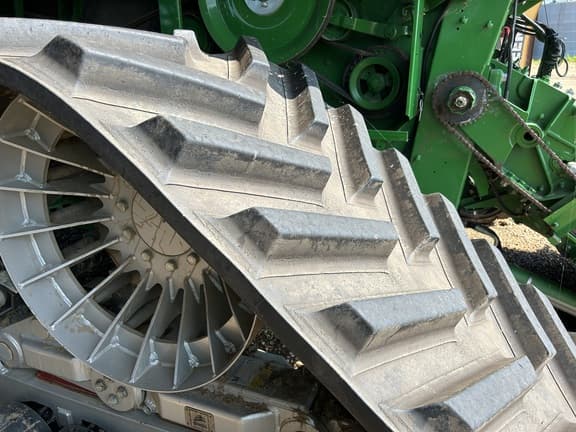 Image of John Deere S780 equipment image 3