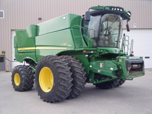 Image of John Deere S780 equipment image 1