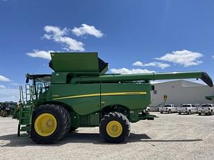 Main image John Deere S780 8