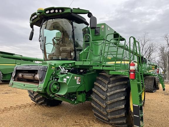Image of John Deere S780 equipment image 1