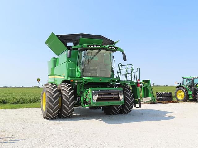 Image of John Deere S780 equipment image 2