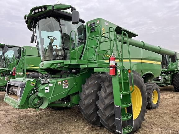 Image of John Deere S780 equipment image 1