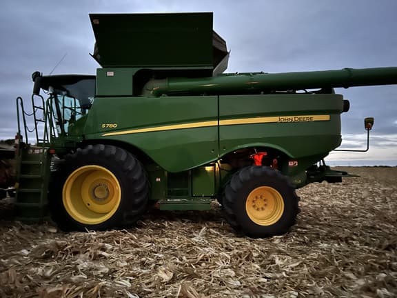 Image of John Deere S780 equipment image 1