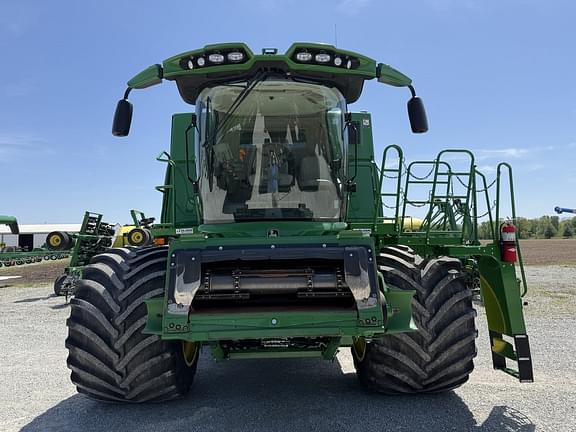 Image of John Deere S790 equipment image 2