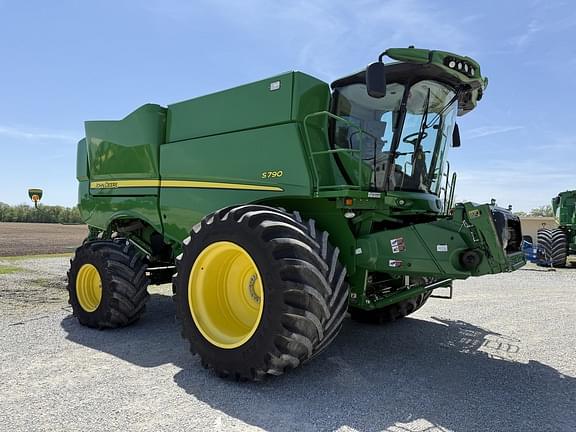 Image of John Deere S790 equipment image 3