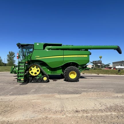 2021 John Deere S790 Equipment Image0