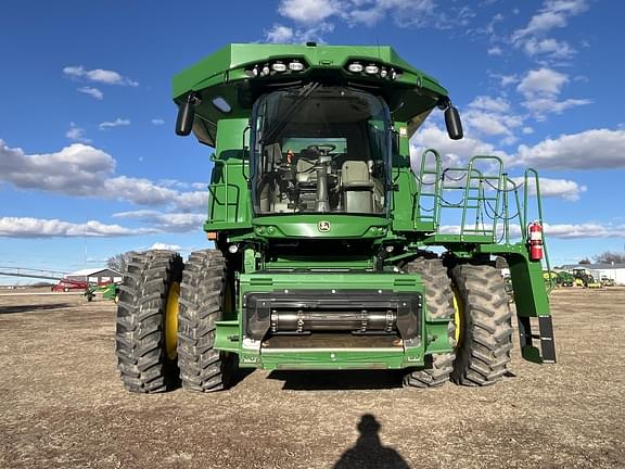 Image of John Deere S790 equipment image 1