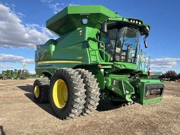 2021 John Deere S790 Equipment Image0