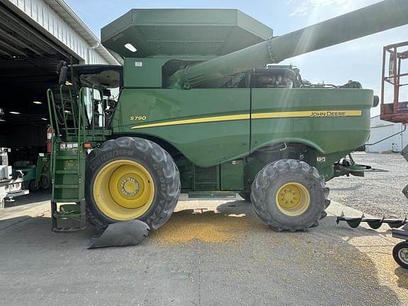 Image of John Deere S790 equipment image 2