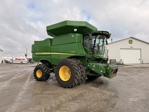 Image of John Deere S790 equipment image 1