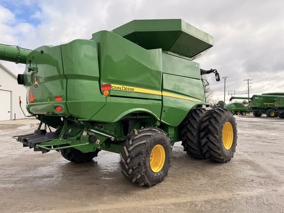 Image of John Deere S790 equipment image 4