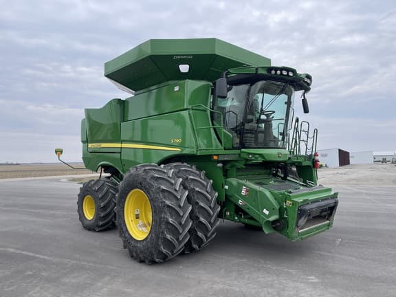 Image of John Deere S790 equipment image 2