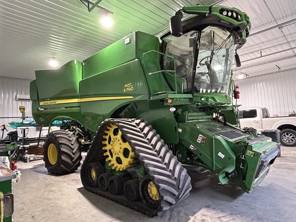 2021 John Deere S790 Equipment Image0