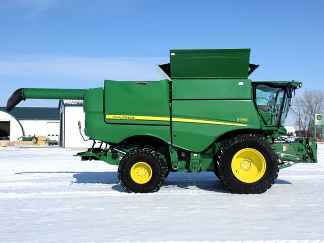 Image of John Deere S790 equipment image 4