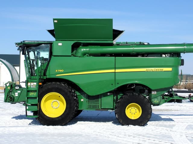Image of John Deere S790 equipment image 3