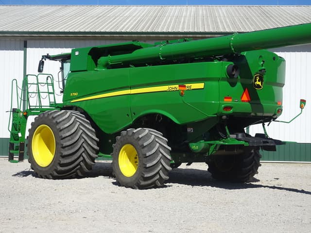 Image of John Deere S790 equipment image 4